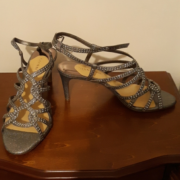 Ladies shoes - Picture 2 of 2